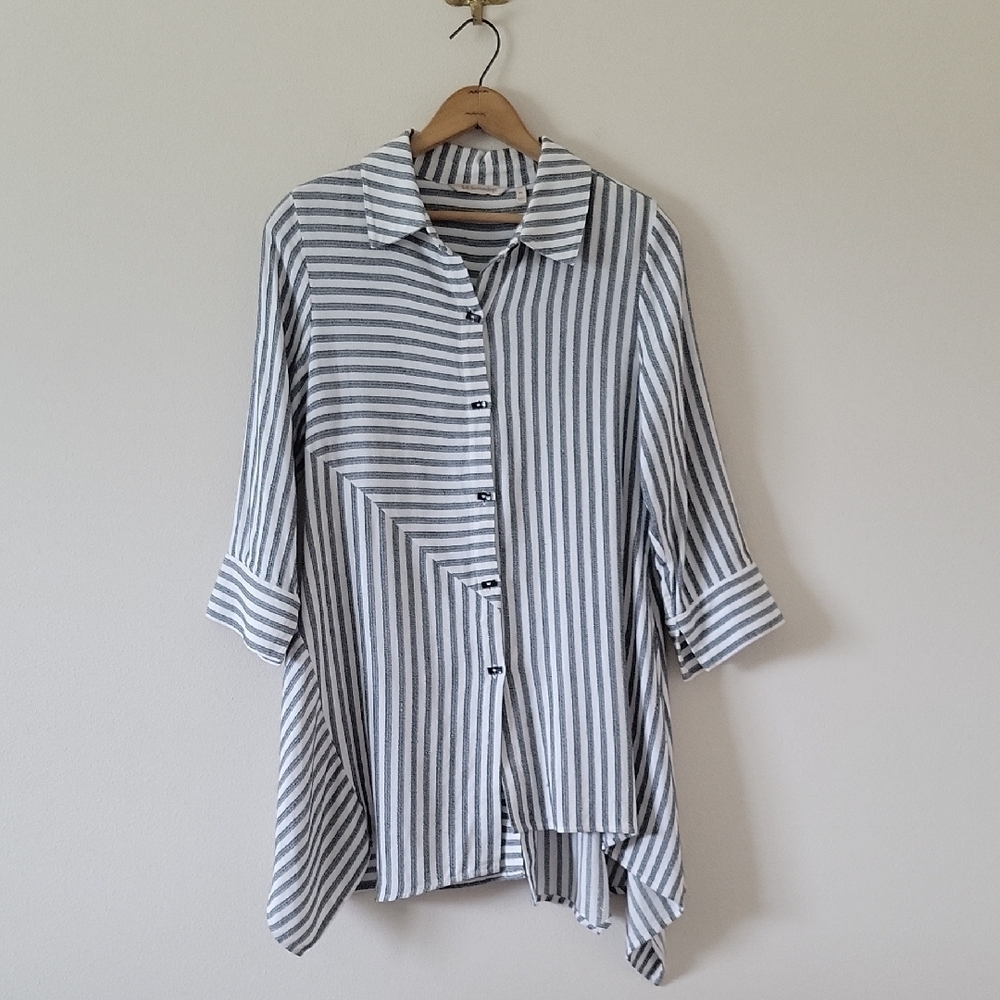Soft Surroundings Grey Stripe Asymmetrical Button Down Tunic Size‎ XS